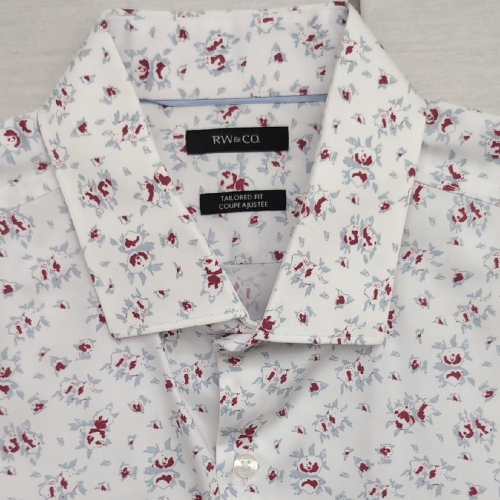 3/$25 RW&CO Tailored Fit Dress Shirt